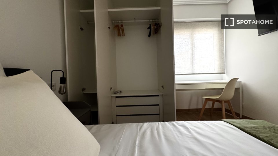 Double room Valencia, 5 beds, 135m² — photo 11