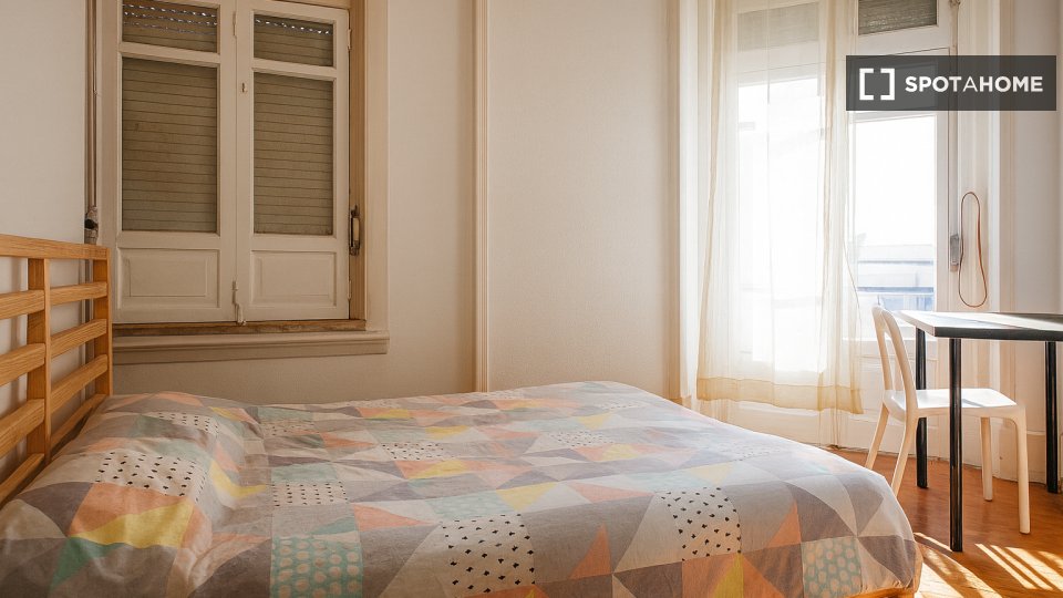 Double room Lisbon, 6 beds — photo 24