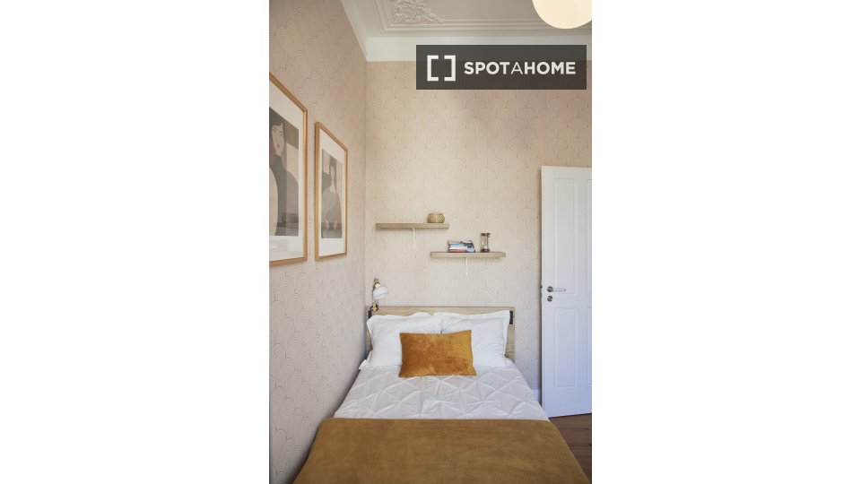 Double room Lisbon, 7 beds — photo 8