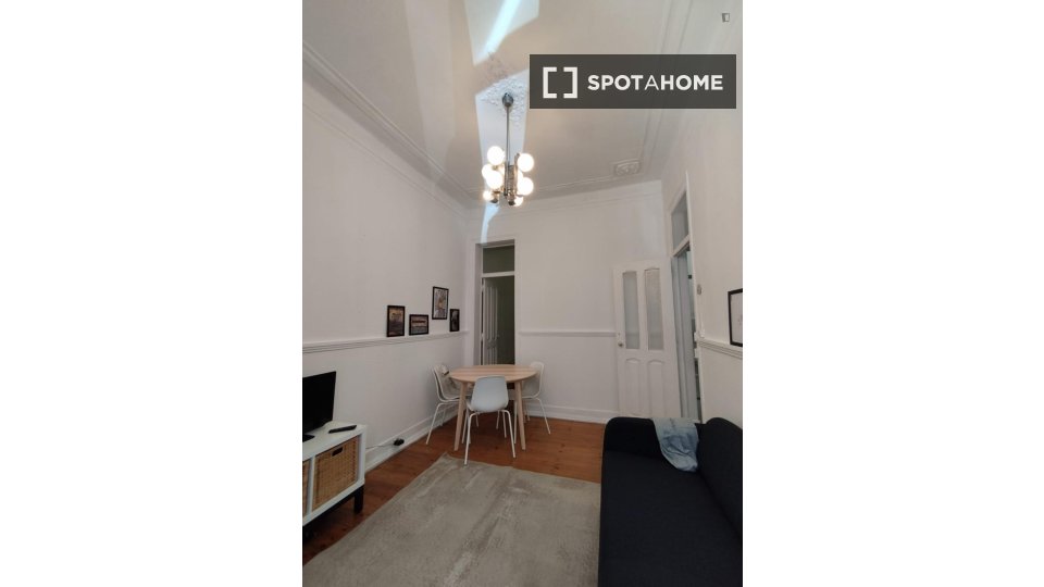 Apartment Lisbon, 2 beds, 75m² — photo 7