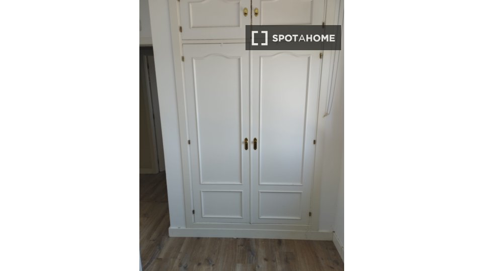 Double room Madrid, 15 beds — photo 13