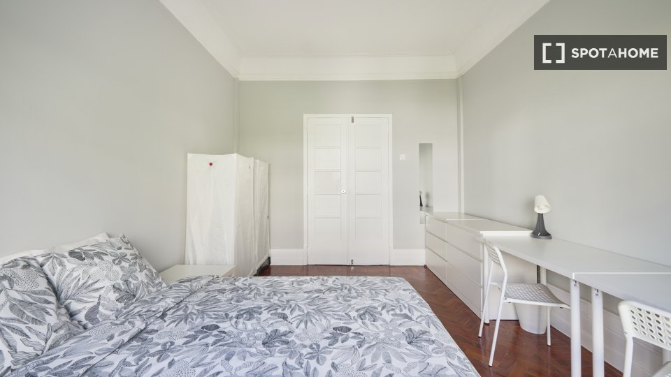 Double room Lisbon, 16 beds — photo 12