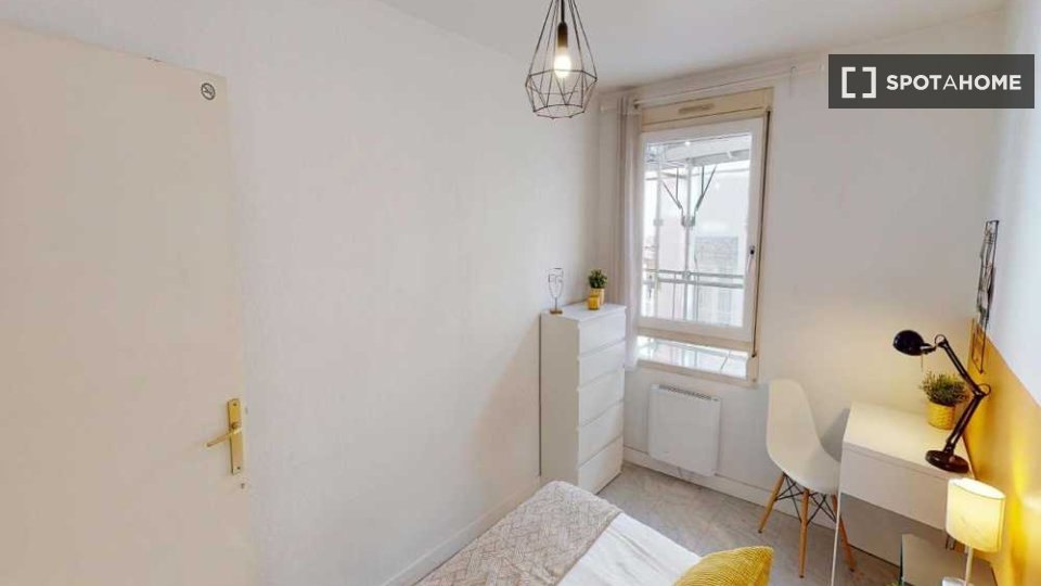 Double room Lyon, 4 beds, 100m² — photo 1