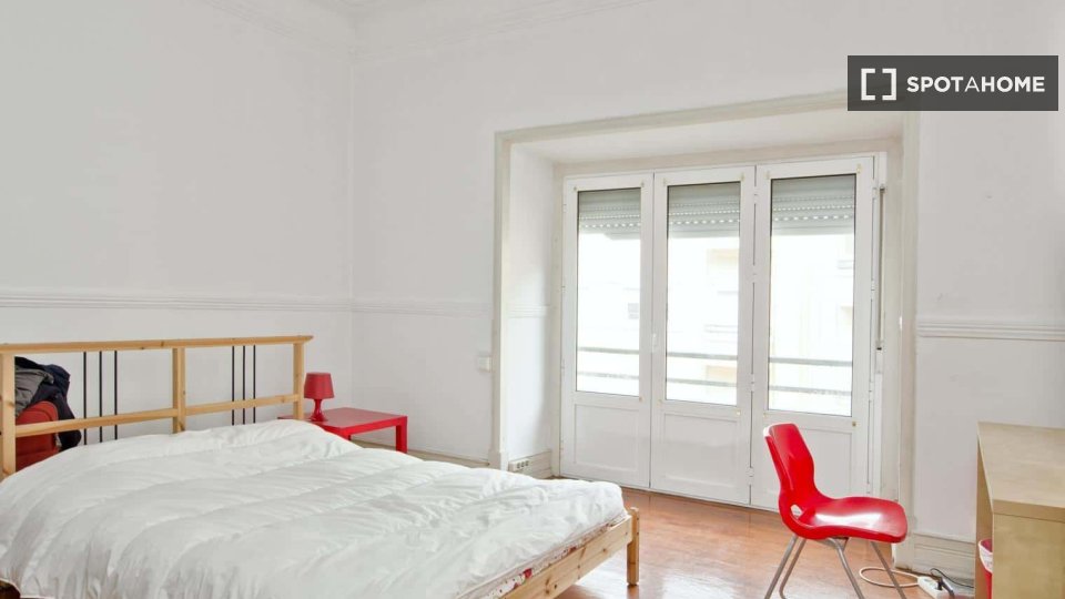 Double room Lisbon, 6 beds — photo 34