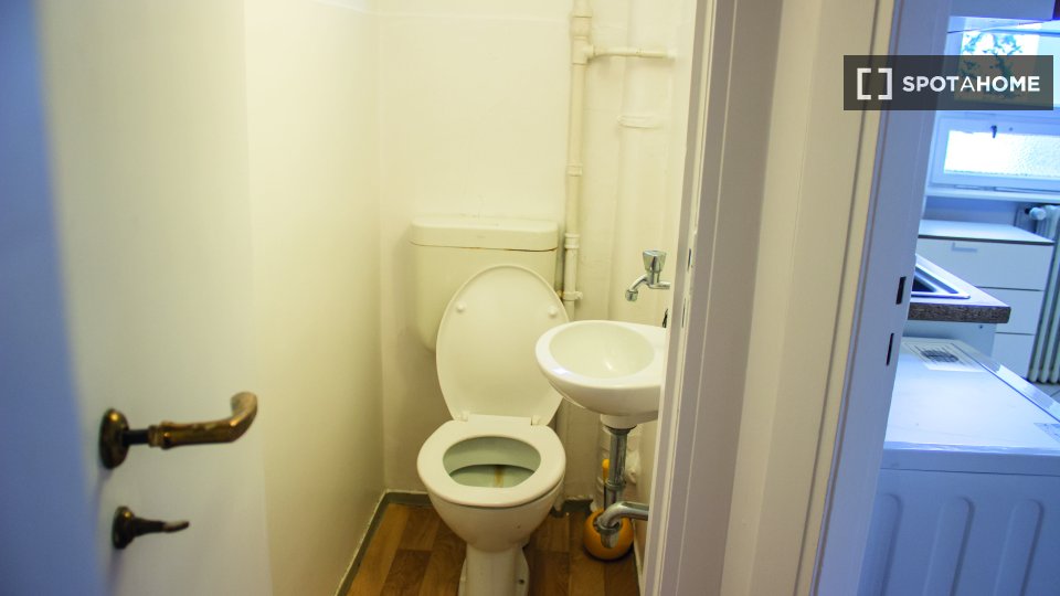Double room Berlin, 6 beds, 149m² — photo 6