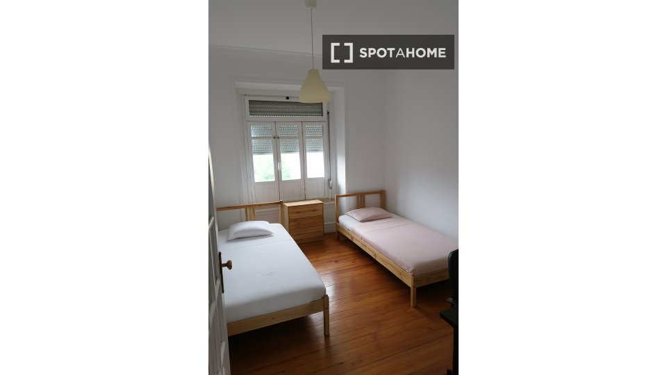 Double room Lisbon, 7 beds — photo 30