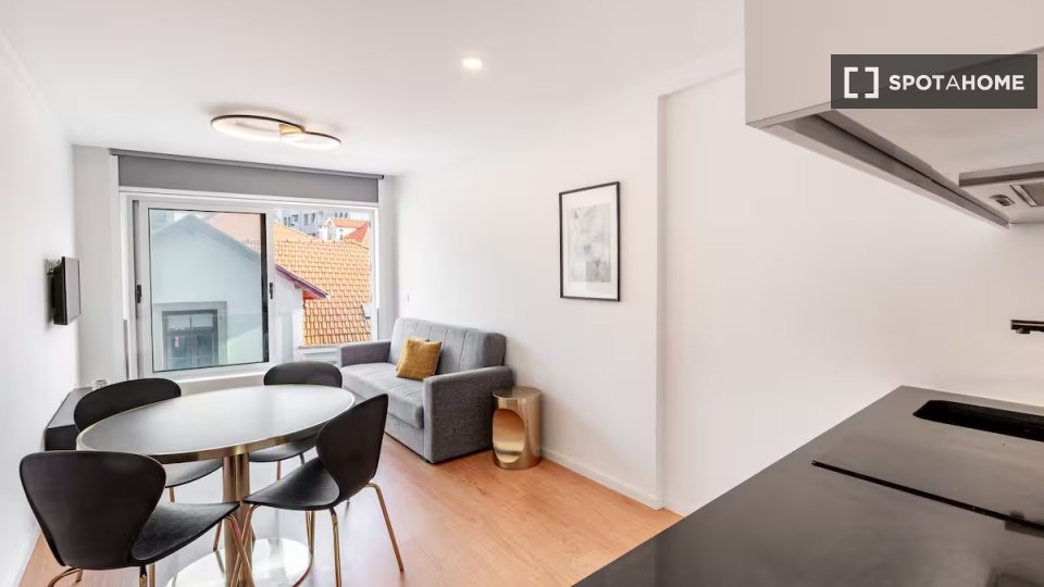 Apartment mono Porto, 38m² — photo 2