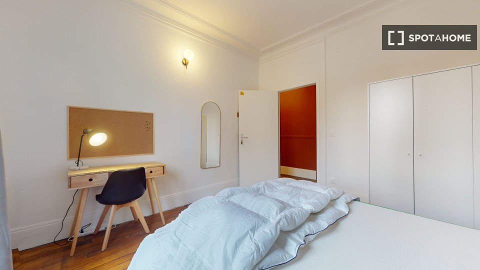 Double room Paris, 18 beds — photo 15