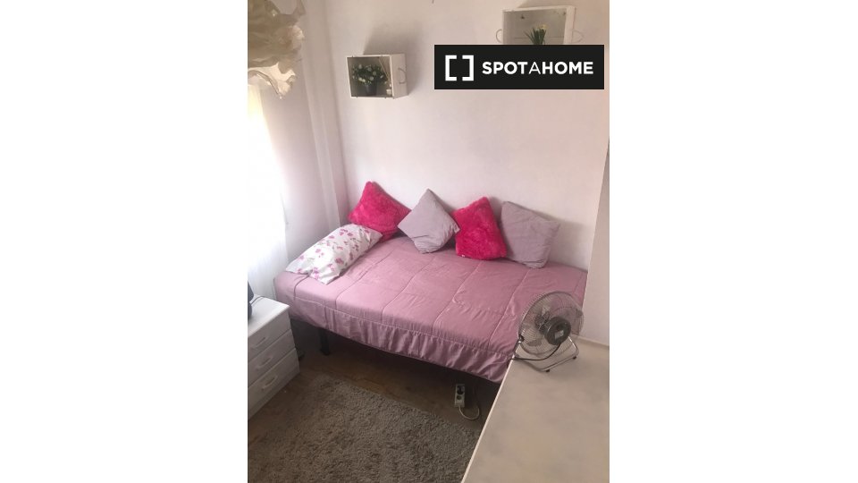 Double room Madrid, 1 bed — photo 4
