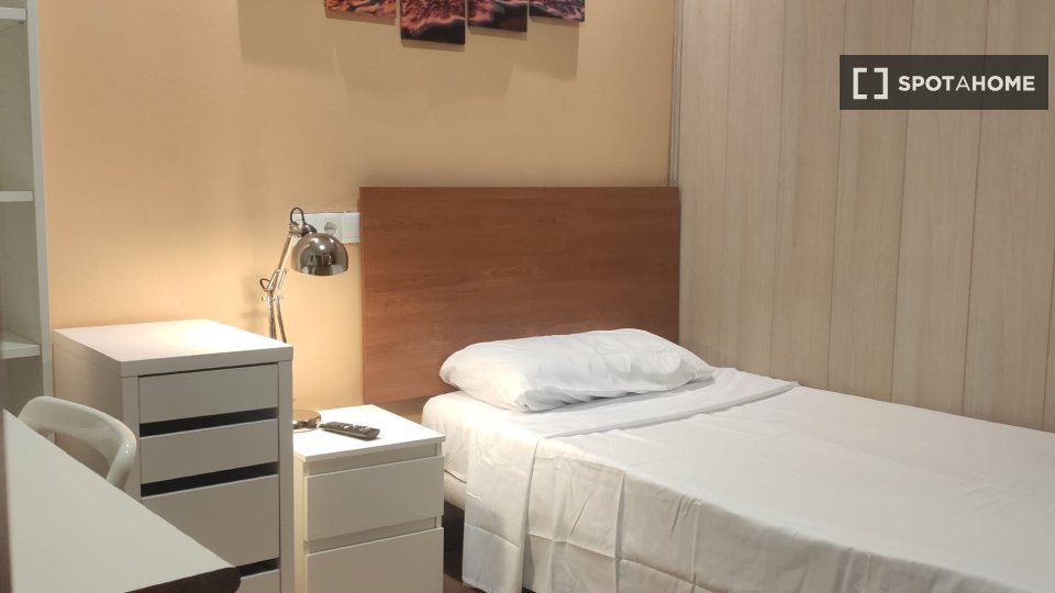 Double room Madrid, 4 beds, 70m² — photo 96