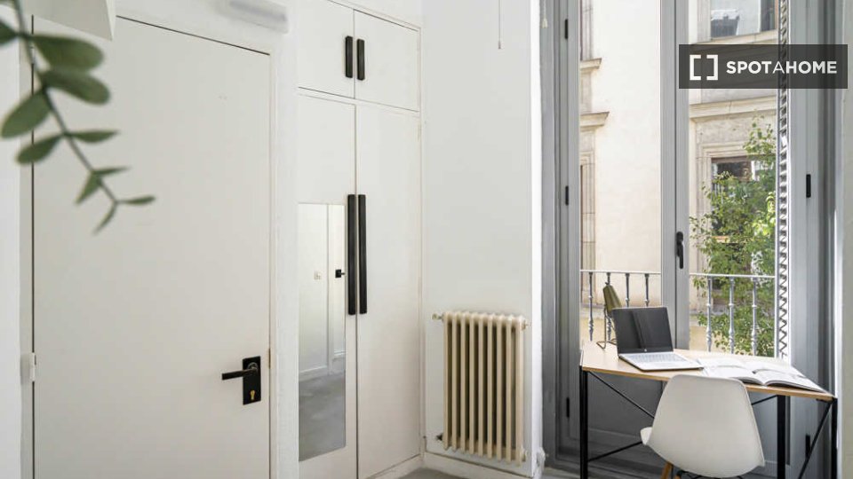 Double room Madrid, 68 beds, 2620m² — photo 53