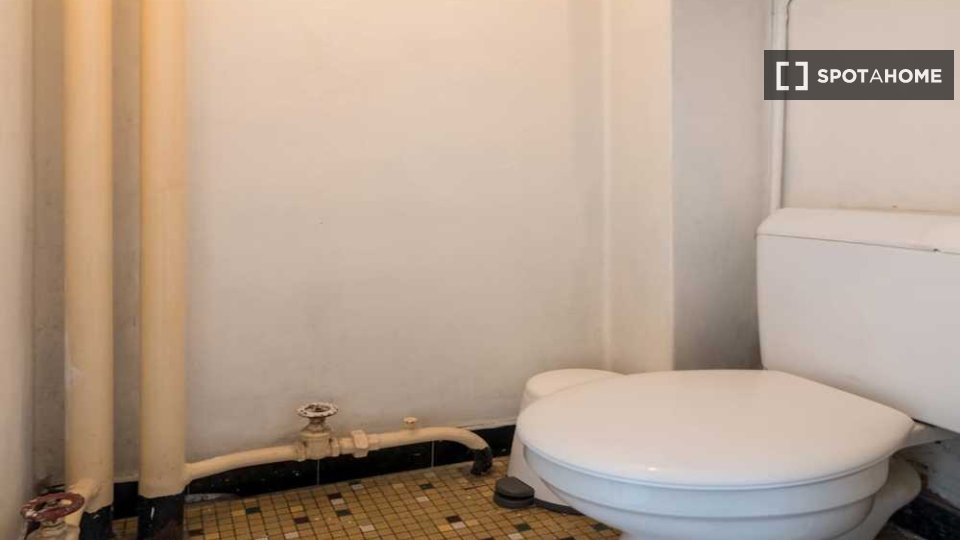 Double room Lyon, 3 beds, 70m² — photo 9