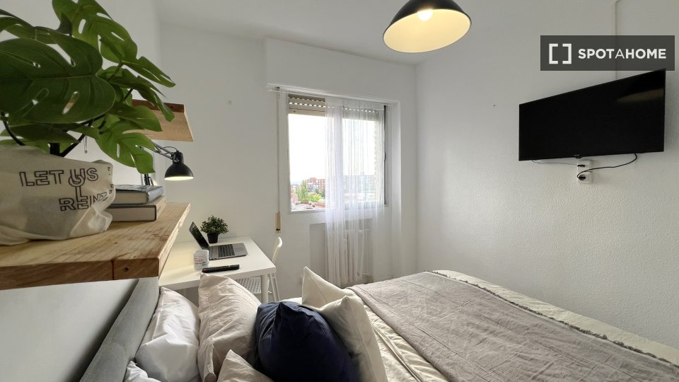 Double room Madrid, 5 beds, 100m² — photo 20