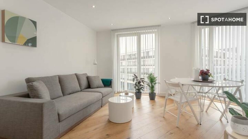 Apartment London, 2 beds — photo 14