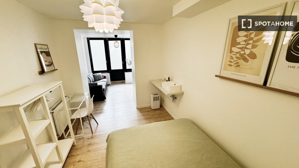 Double room Brussels, 7 beds — photo 73