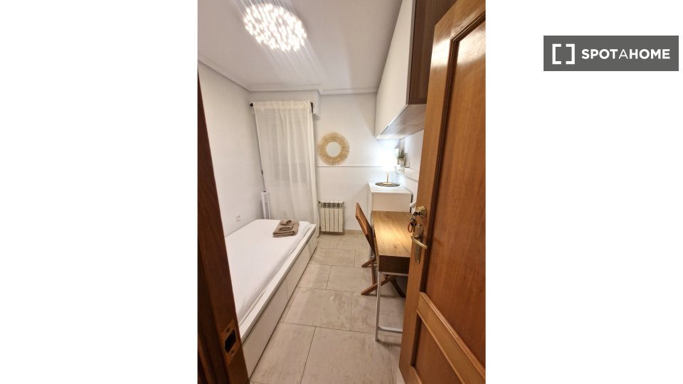 Double room Valencia, 5 beds, 160m² — photo 42