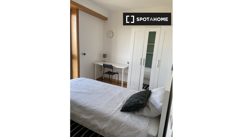 Double room Lisbon, 5 beds, 144m² — photo 4
