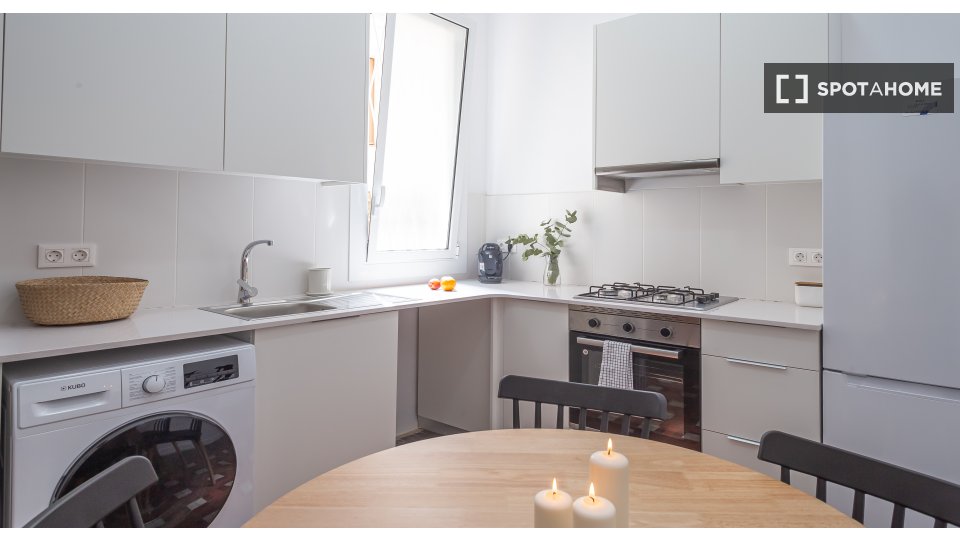 Double room Barcelona, 4 beds, 90m² — photo 14