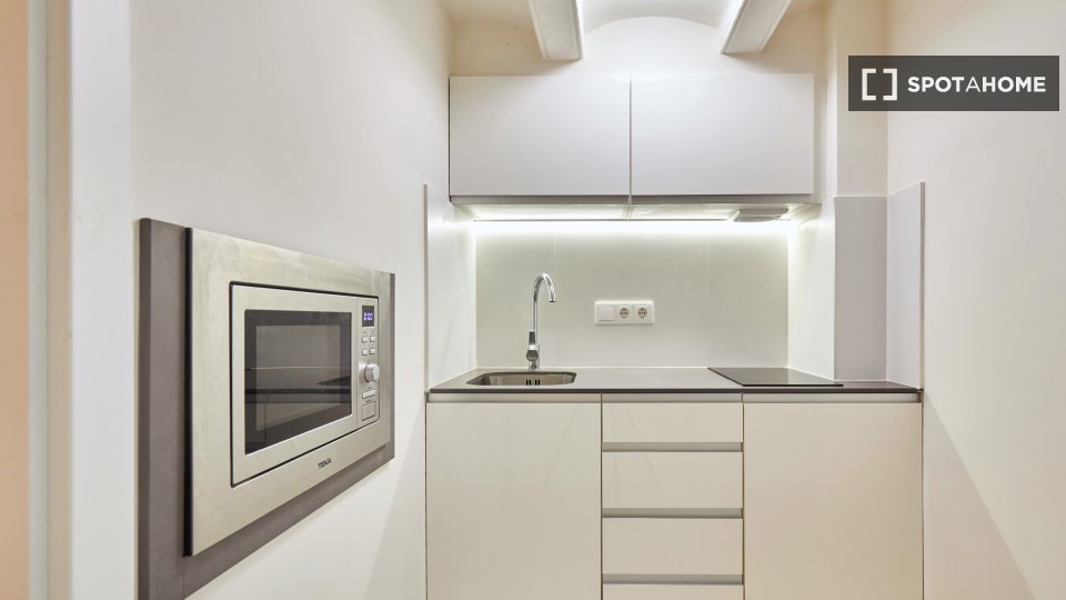 Apartment mono Barcelona, 18m² — photo 1