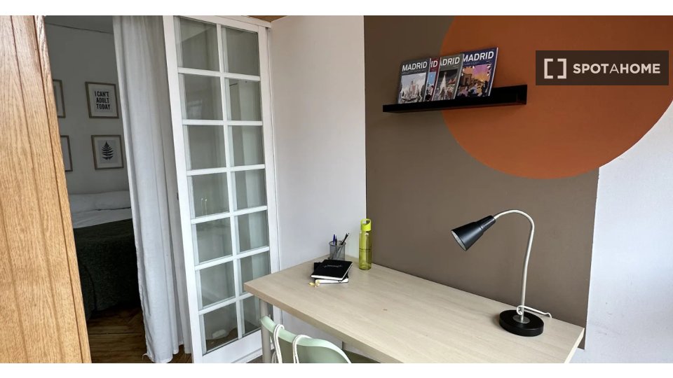 Double room Madrid, 7 beds — photo 27