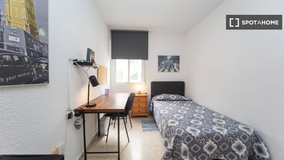 Double room Granada, 4 beds — photo 23