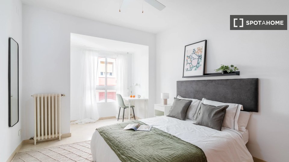 Double room Alicante, 5 beds — photo 16