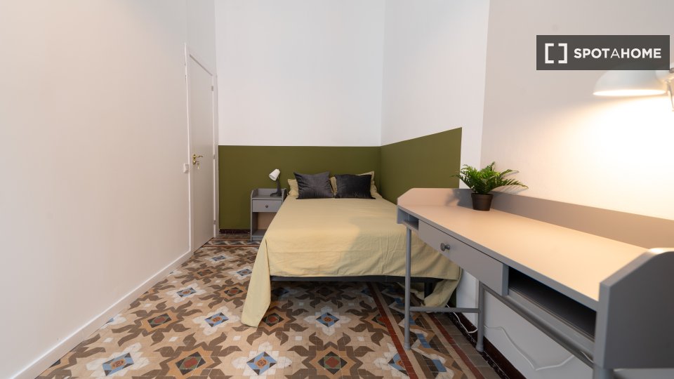Double room Barcelona, 8 beds, 190m² — photo 3