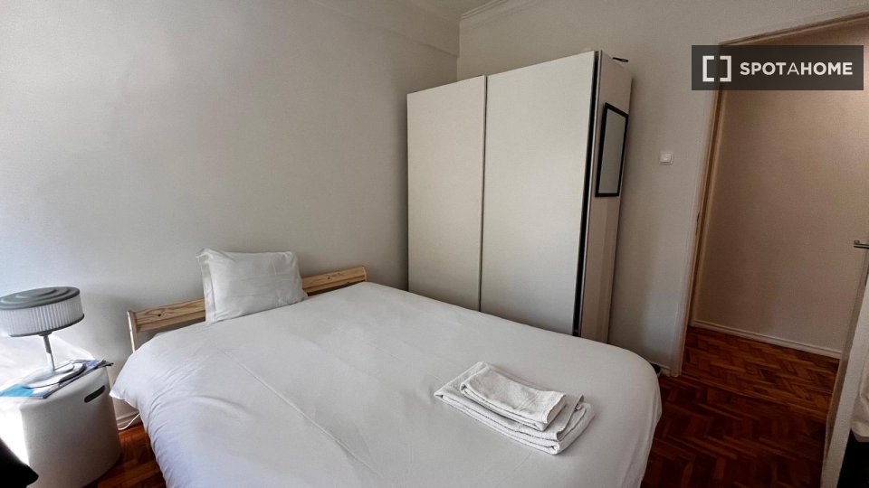 Double room Lisbon, 4 beds — photo 2