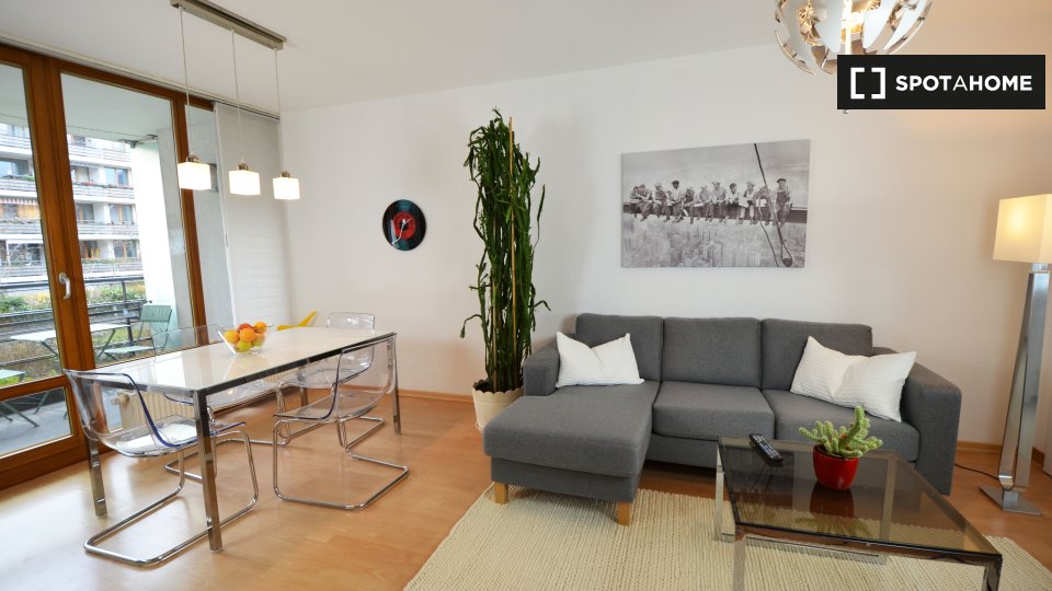 Apartment Berlin, 2 beds, 83m² — photo 2