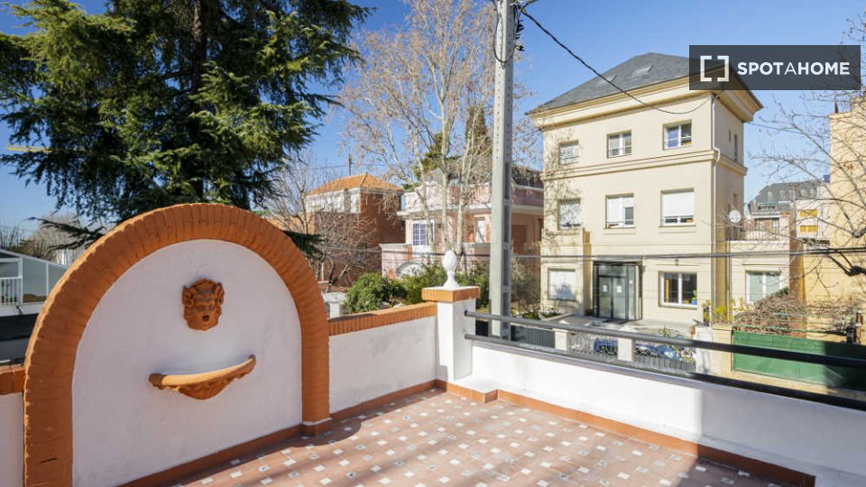 Double room Madrid, 17 beds, 560m² — photo 41