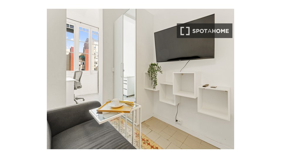 Double room Barcelona, 5 beds, 130m² — photo 1