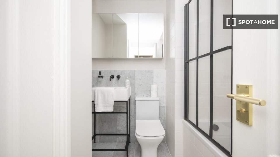 Apartment London, 2 beds, 63m² — photo 3