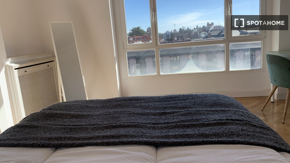 Double room Madrid, 6 beds — photo 9