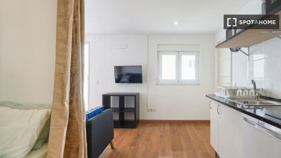 Apartment mono Lisbon — photo 16