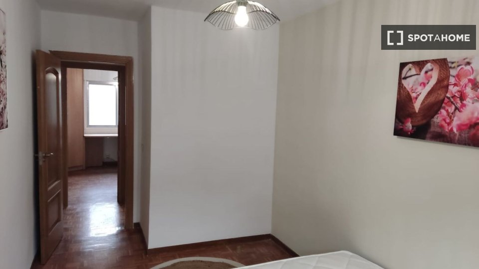 Double room Madrid, 3 beds — photo 23
