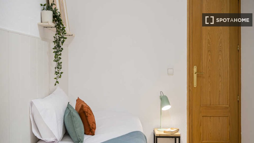 Double room Madrid, 25 beds, 600m² — photo 9