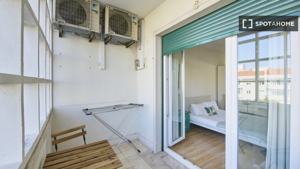 Double room Lisbon, 4 beds — photo 2