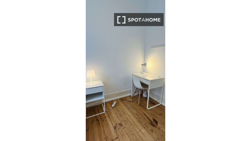 Double room Lisbon, 5 beds, 170m² — photo 7