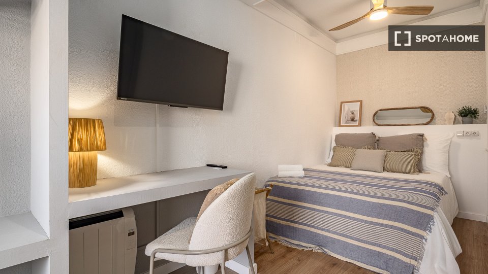 Double room Barcelona, 4 beds, 75m² — photo 4