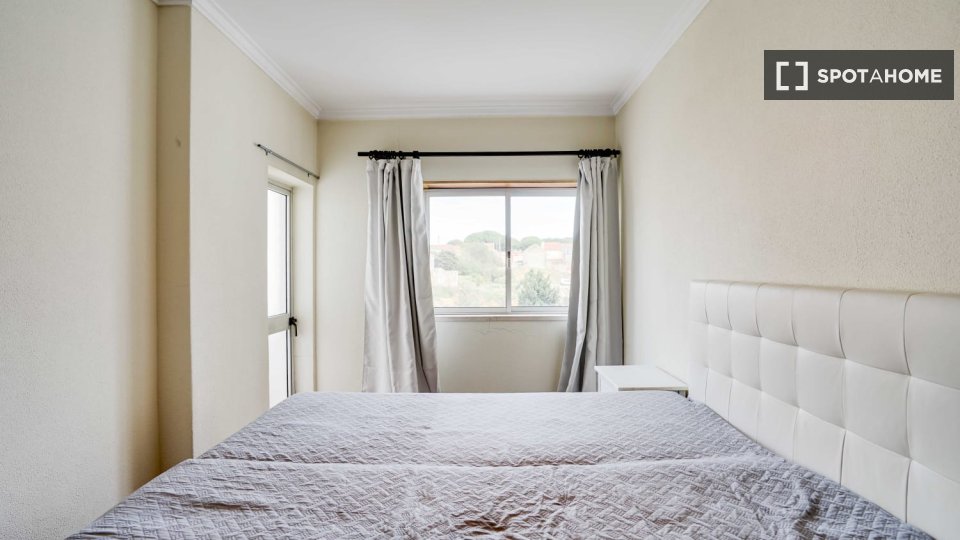 Apartment Lisbon, 2 beds, 69m² — photo 5