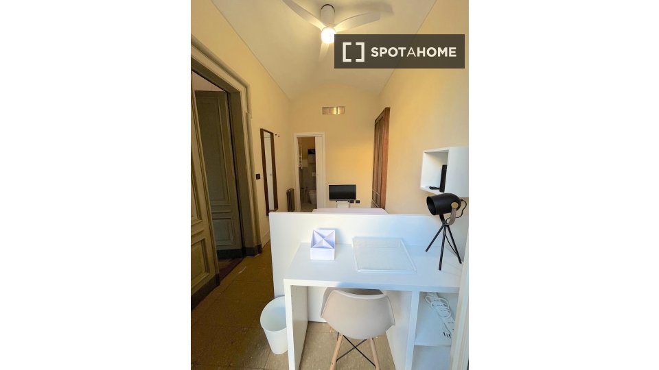 Double room Turin, 3 beds, 70m² — photo 12