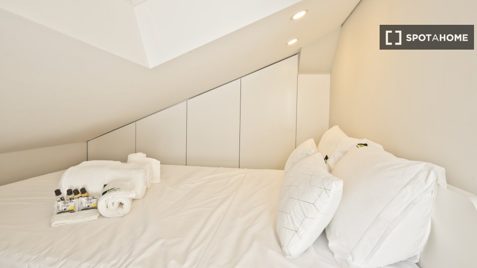 Apartment Lisbon, 2 beds, 33m² — photo 5