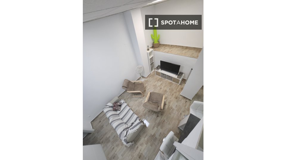 Apartment Alicante, 4 beds, 145m² — photo 4