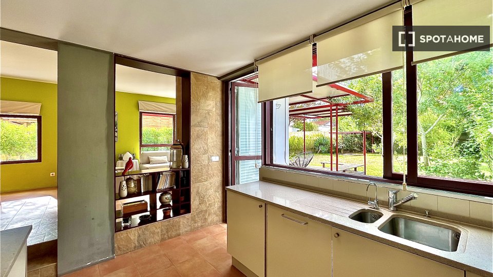 Apartment Lisbon, 4 beds, 120m² — photo 10