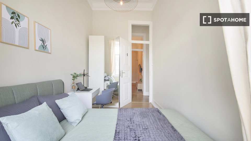 Double room Lisbon, 9 beds — photo 13