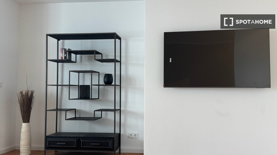 Apartment Berlin, 2 beds, 62m² — photo 2