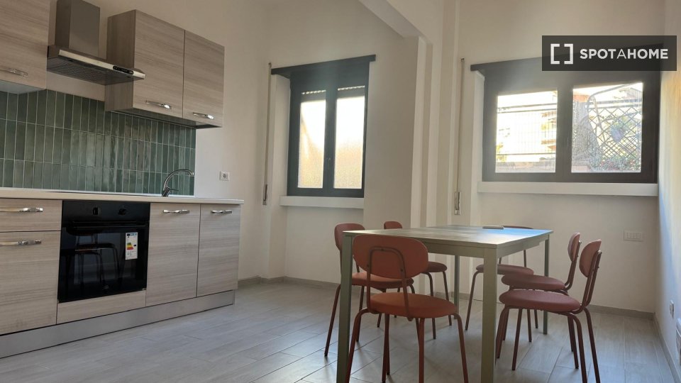 Double room Rome, 5 beds — photo 2