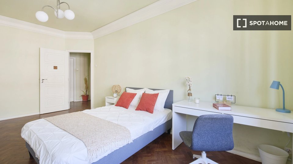 Double room Lisbon, 6 beds — photo 12