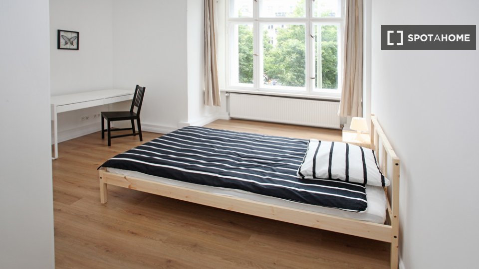 Double room Berlin, 5 beds, 101m² — photo 2