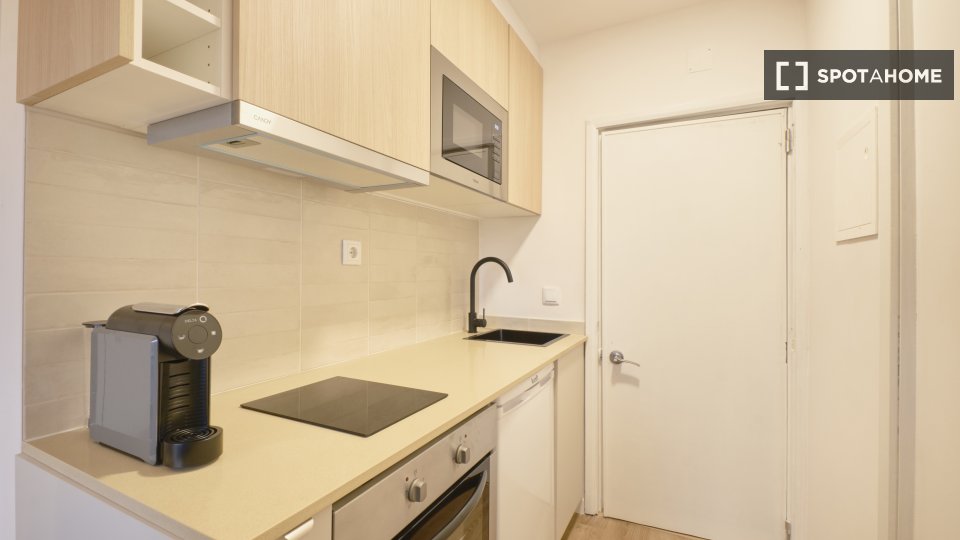 Double room Lisbon, 9 beds — photo 3